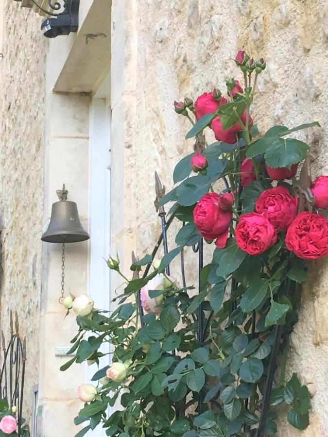 Chambres D'Hotes Le Tilleul Saint-Hilaire-des-Loges Luaran gambar