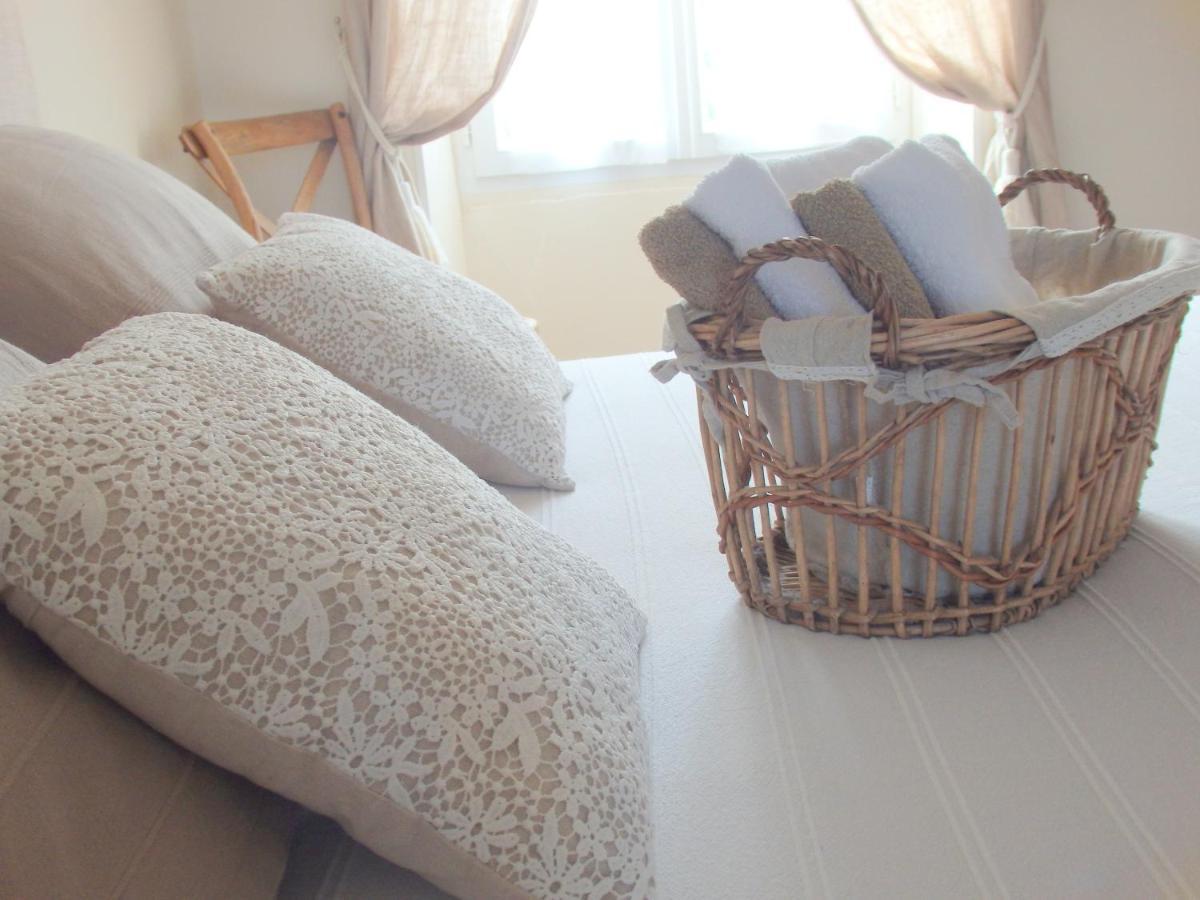 Chambres D'Hotes Le Tilleul Saint-Hilaire-des-Loges Luaran gambar