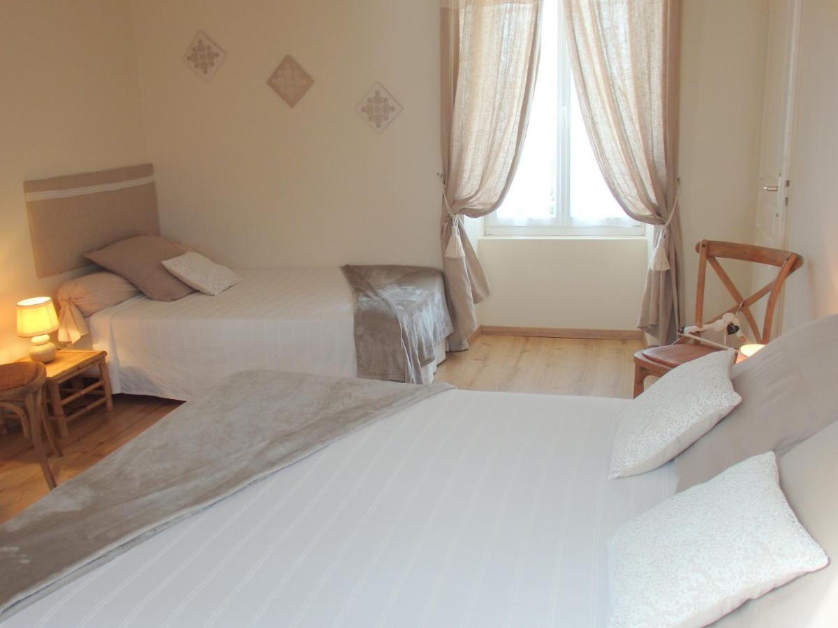 Chambres D'Hotes Le Tilleul Saint-Hilaire-des-Loges Luaran gambar