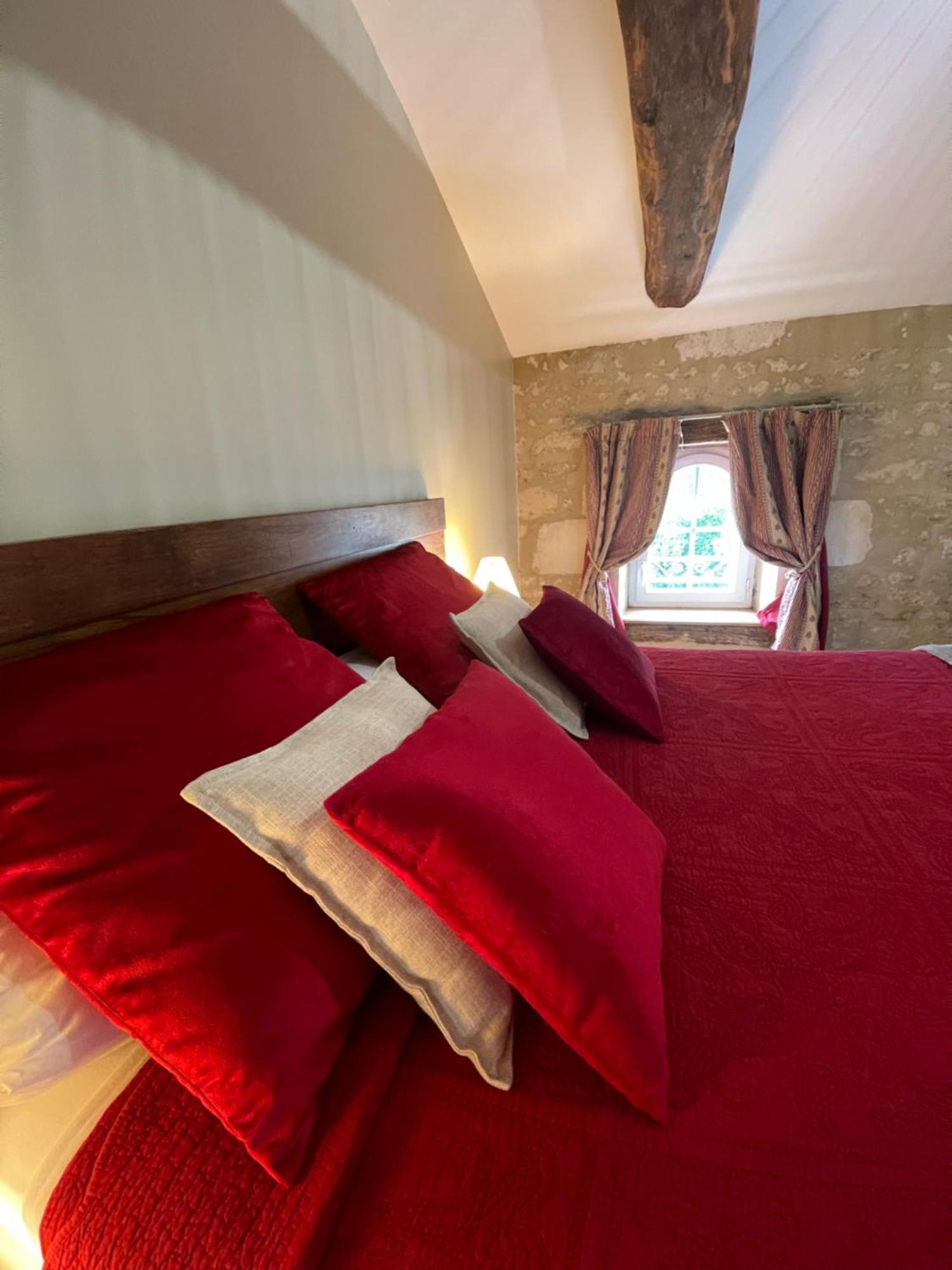Chambres D'Hotes Le Tilleul Saint-Hilaire-des-Loges Luaran gambar