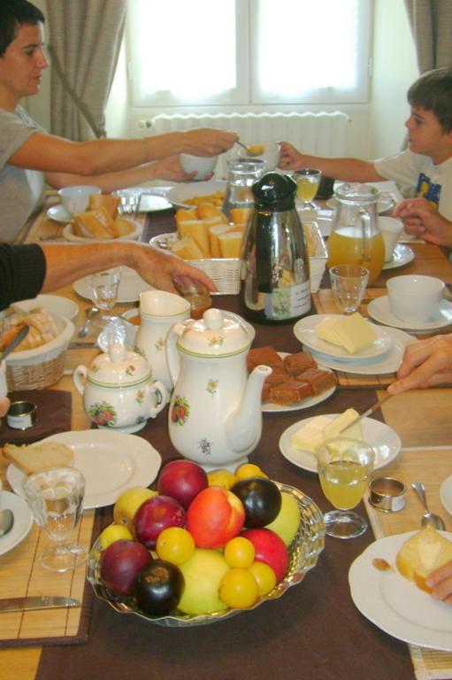 Chambres D'Hotes Le Tilleul Saint-Hilaire-des-Loges Luaran gambar